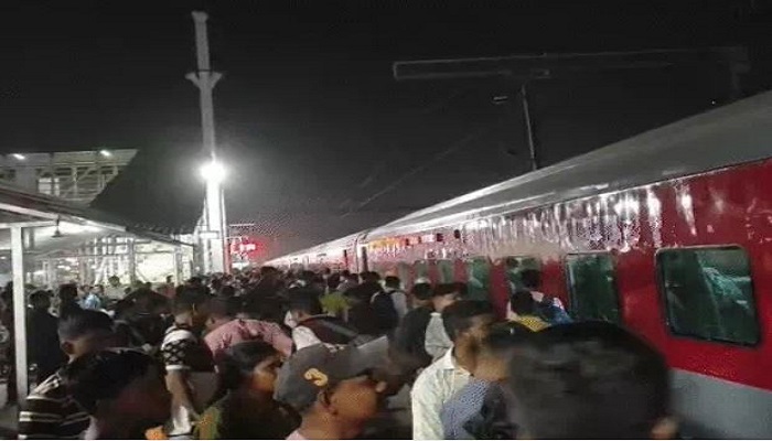 સુરતના ઉધનાથી પશ્વિમ બંગાળ માટે ભાજપ દ્વારા મફતમાં વોટર્સ સ્પેશિયલ ટ્રેન રવાના