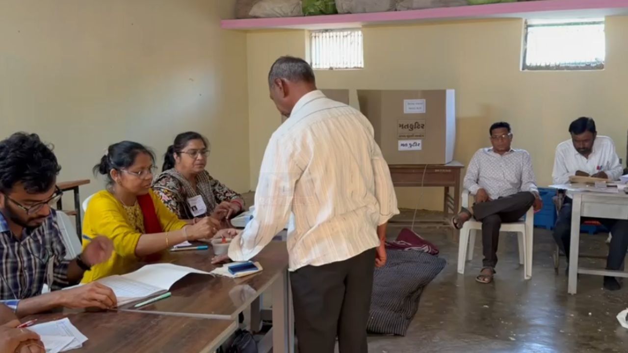 સ્થાનિક સ્વરાજ્યની ચૂંટણી: પ્રથમ બે કલાકમાં સરેરાશ 9 ટકા મતદાન