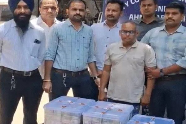 RBIની કરન્સી ચેસ્ટમાંથી 8.70 કરોડના ફ્રોડ કેસમાં BOBના કર્મચારીની ધરપકડ