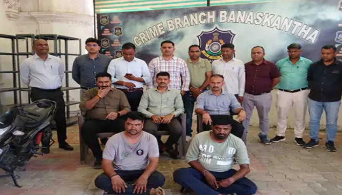 કારના કાચ તોડીને ચોરી કરતી છારા ગેન્ગના બે શખસો પકડાયા
