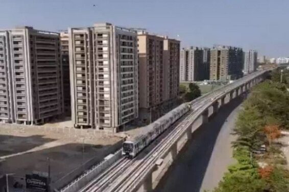 Metro train, Surat