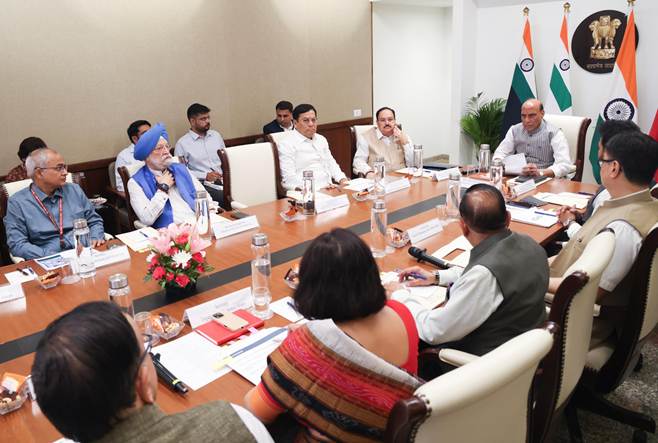 વર્તમાન સંરક્ષણ લાંબા ગાળાના ક્ષમતા નિર્માણ તરફ લક્ષિત છે: રાજનાથ સિંહ
