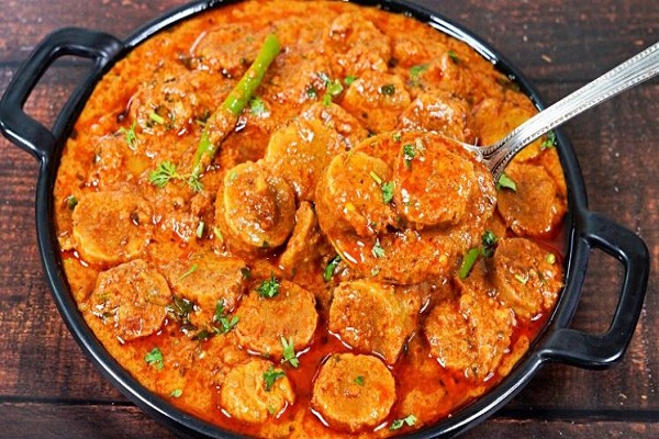 ચટાકેદાર ગ્રેવી સાથે તૈયાર થતું પૌષ્ટિક રાજસ્થાની બેસન ગટ્ટાનું શાક, જાણો રેસીપી