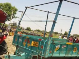 Tractor trolley, Electric current