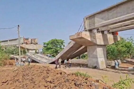 Under construction railway bridge collapses