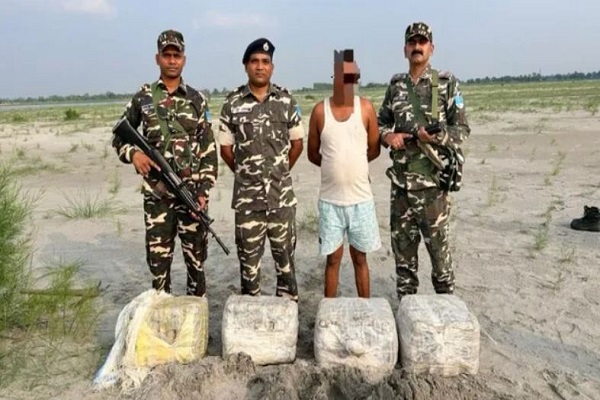 ભારત-નેપાળ સરહદ પર SSB એ 80 કિલો ગાંજા સાથે દાણચોરની ધરપકડ કરી