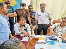 Anjar, traders protest against power cuts