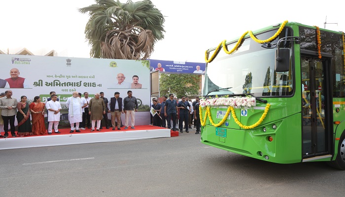 ગાંધીનગરમાં હાઈટેક ઈ-બસ સેવાનું લોકાર્પણ, ભાડું રૂ. 5 થી મહત્તમ 30 નિર્ધારિત