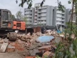 Isanpur, demolition