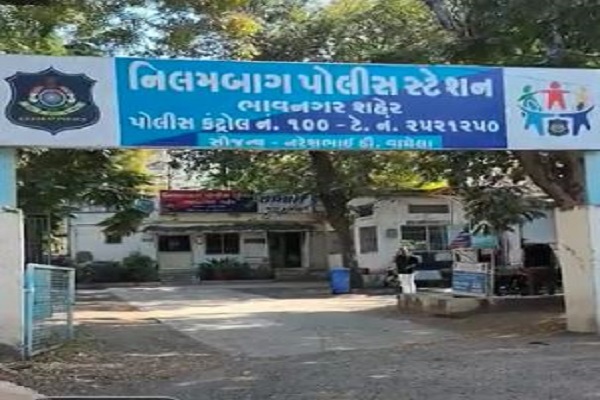 ભાવનગરની મેડિકલ કોલેજમાં રેગિંગની ફરિયાદ બાદ 7 સસ્પેન્ડેડ ડોકટરો ફરાર