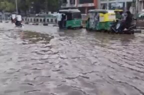Rain, Surat