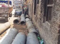 Vadhawan, pipes