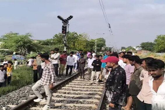 Visanagar, BJP councilors suicide