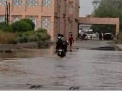 Water line broken, Himmatnagar