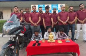 idol thief caught, Baroda
