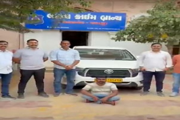 પાલનપુર-અમદાવાદ હાઈવે પર નકલી પોલીસના સ્વાંગમાં લૂંટ કરનારો આરોપી પકડાયો