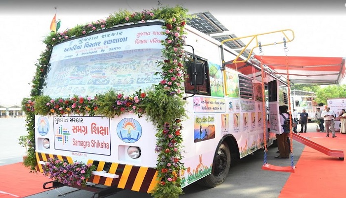STની 28 નિવૃત બસોને ક્લાસરૂમમાં રૂપાંતર કરીને અગરિયાના બાળકો માટે લોકાર્પણ