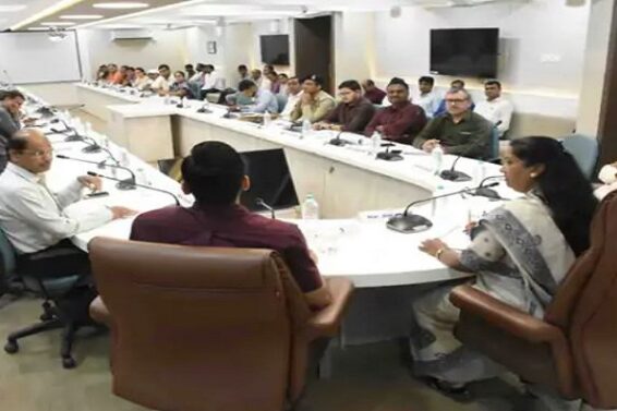 MP ganiben thakor, disha meeting