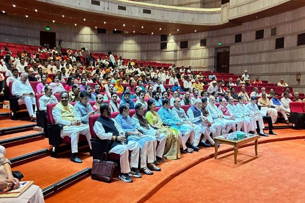 NDAની ‘મંગલ મિલન’ બેઠક: પહેલીવાર, TMCથી અલગ થયેલા NCP સાંસદો જોડાયા