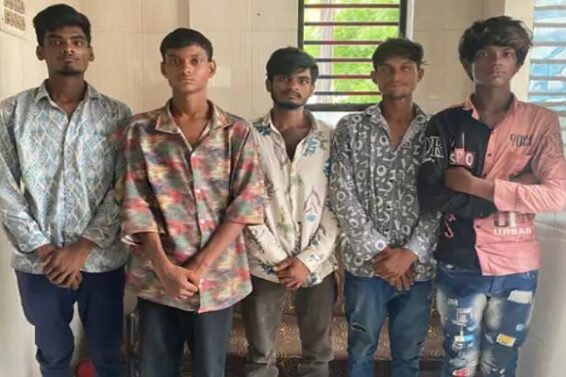 Rajkot, thief caught
