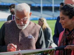 PM Modi signed the bat of which female cricketer at the Melbourne Cricket Ground?