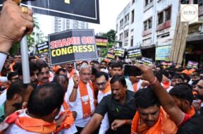 BJP held a sit-in protest at the Congress state office under the leadership of Jagdishbhai Vishwakarma.
