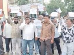 baroda, protest rickshaw