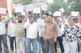 baroda, protest rickshaw