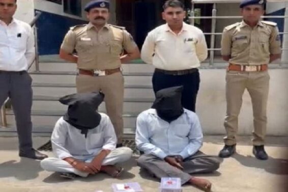 palanpur, two cheaters caught