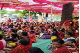 Aash wokers protest