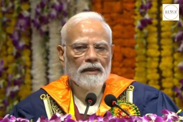 IIT દિક્ષાંત સમારંભમાં પીએમ મોદીએ કેમ બાબા બાગેશ્વરને યાદ કર્યા? Video