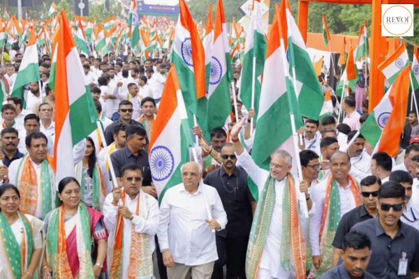 The capital became tricolor: Thousands of citizens, including students and youth, joined in
