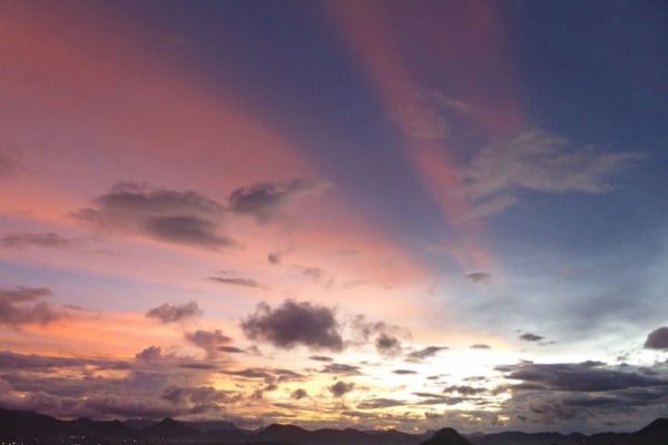 A science story about the signals of the sky conveyed through sunbeams emerging from the clouds