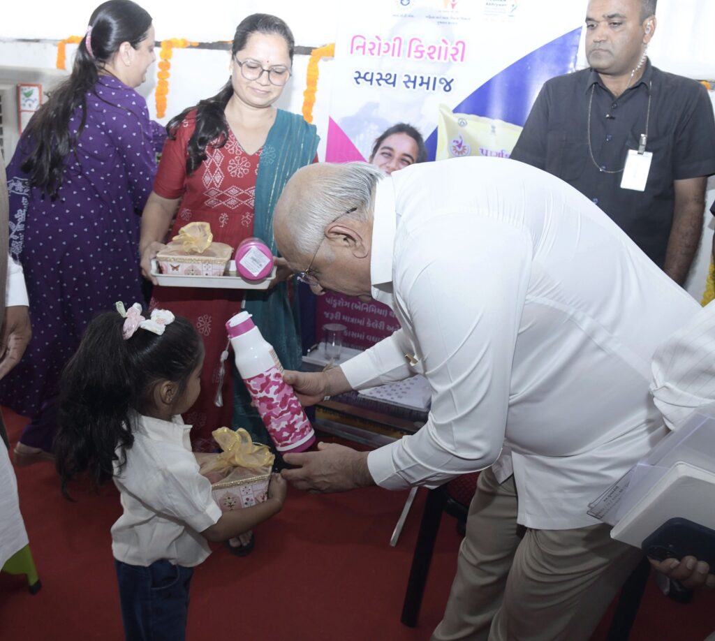 Chief Minister Bhupendra Patel participated in various service initiatives on the occasion of Amitbhai Shah's birthday